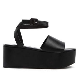 Forever 21 Chunky Black Platform Sandals Size 7